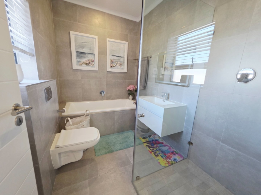 4 Bedroom Property for Sale in Sandown Western Cape